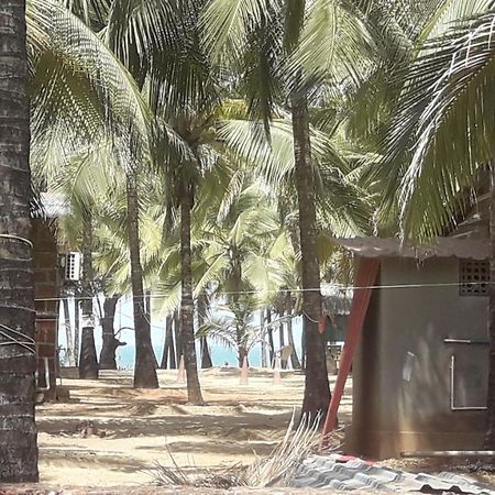 Chintamani Beach House Hotel Mālvan Екстериор снимка