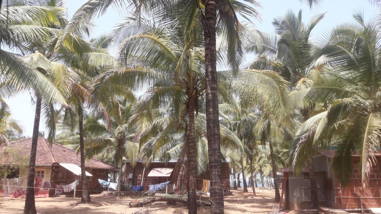 Chintamani Beach House Hotel Mālvan Екстериор снимка